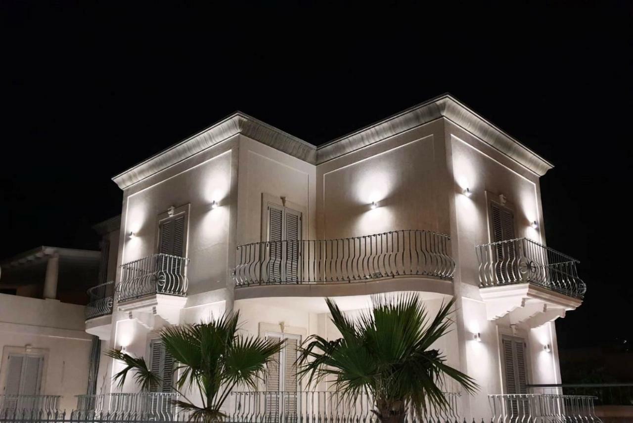 ליפארי Odysseus Hotel מראה חיצוני תמונה