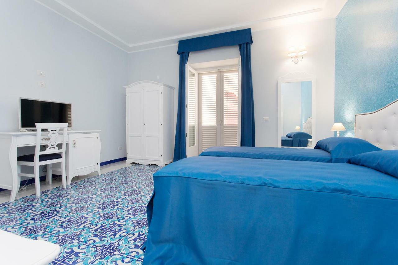 ליפארי Odysseus Hotel מראה חיצוני תמונה