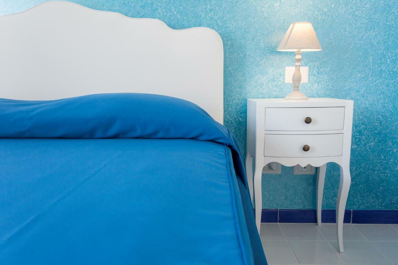 ליפארי Odysseus Hotel מראה חיצוני תמונה