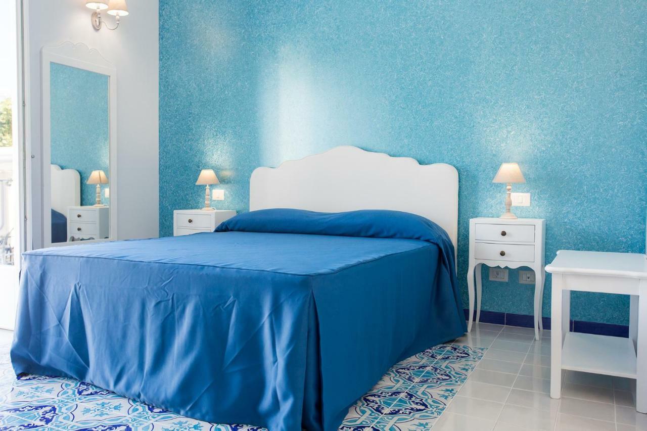 ליפארי Odysseus Hotel מראה חיצוני תמונה
