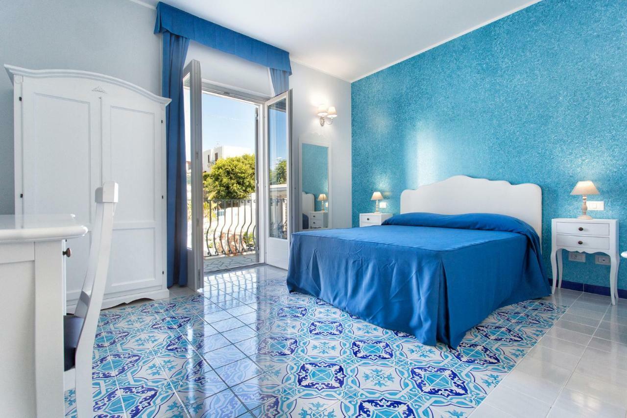 ליפארי Odysseus Hotel מראה חיצוני תמונה