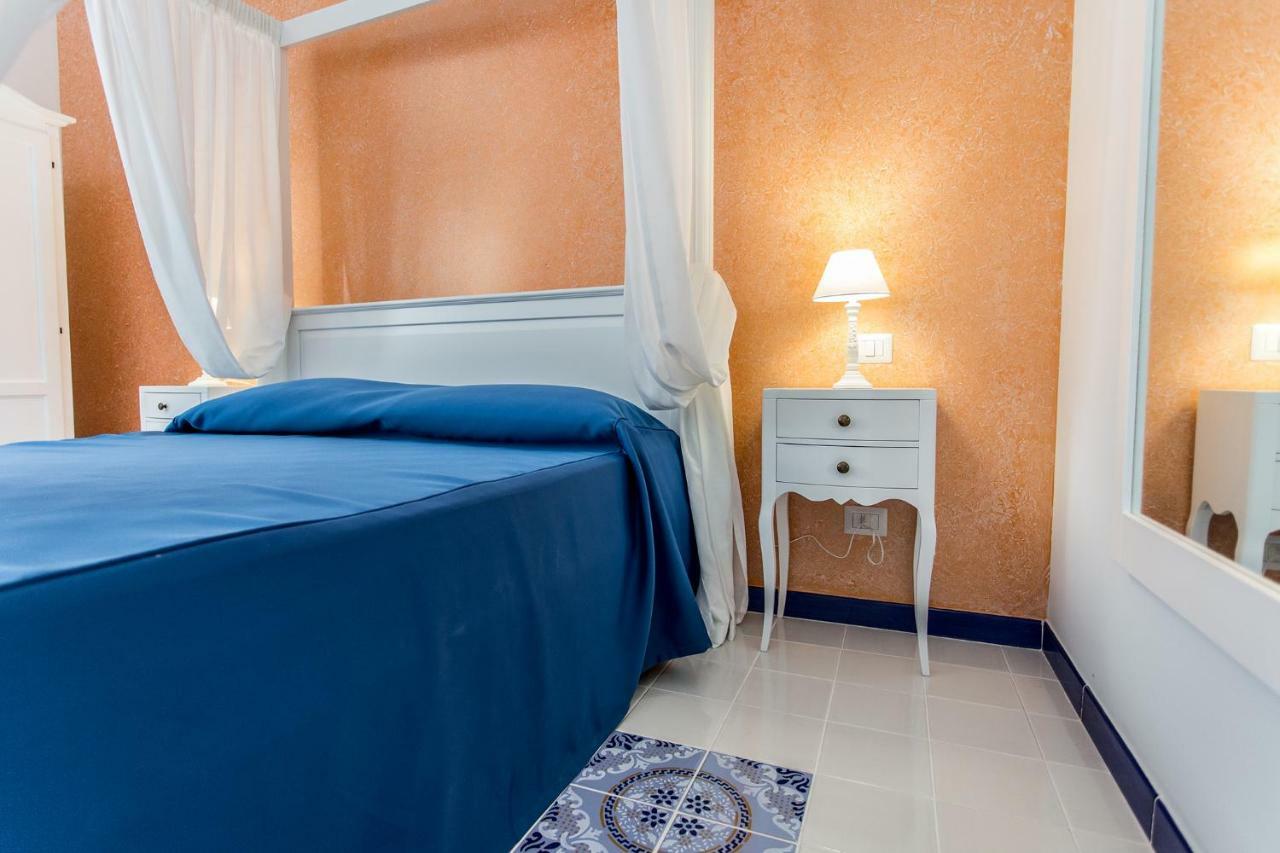 ליפארי Odysseus Hotel מראה חיצוני תמונה