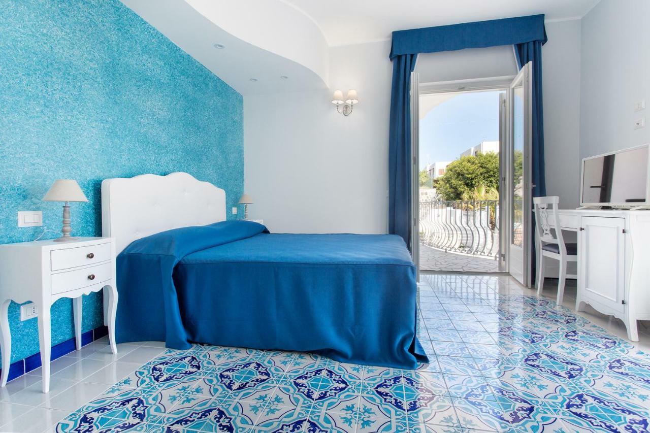 ליפארי Odysseus Hotel מראה חיצוני תמונה
