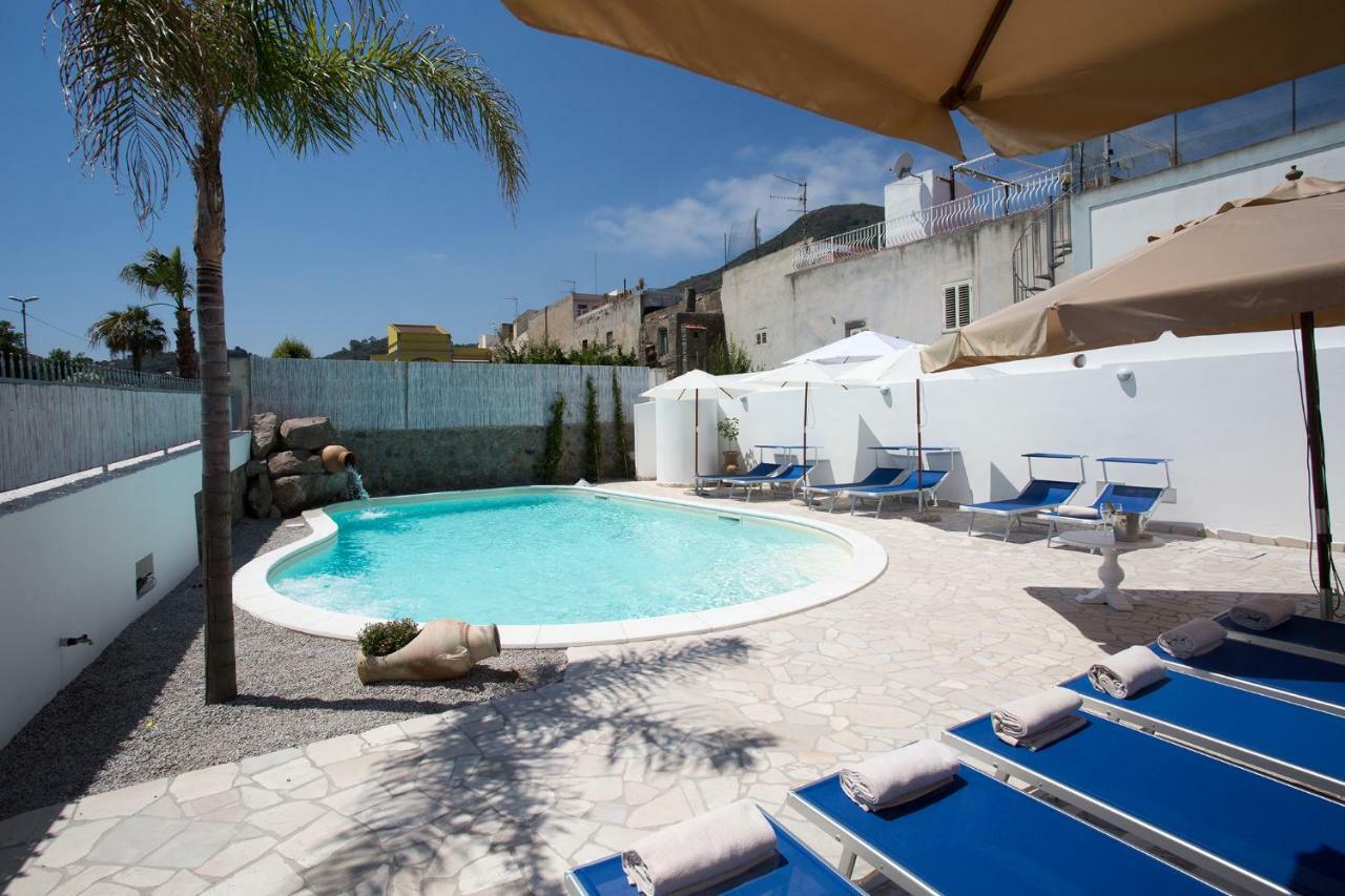 ליפארי Odysseus Hotel מראה חיצוני תמונה