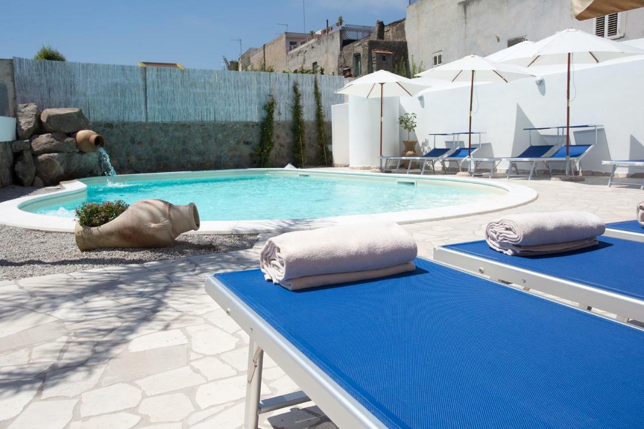 ליפארי Odysseus Hotel מראה חיצוני תמונה