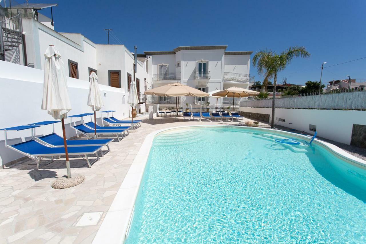 ליפארי Odysseus Hotel מראה חיצוני תמונה