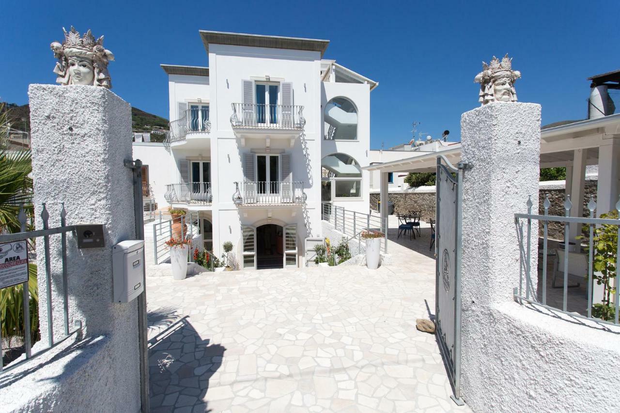 ליפארי Odysseus Hotel מראה חיצוני תמונה