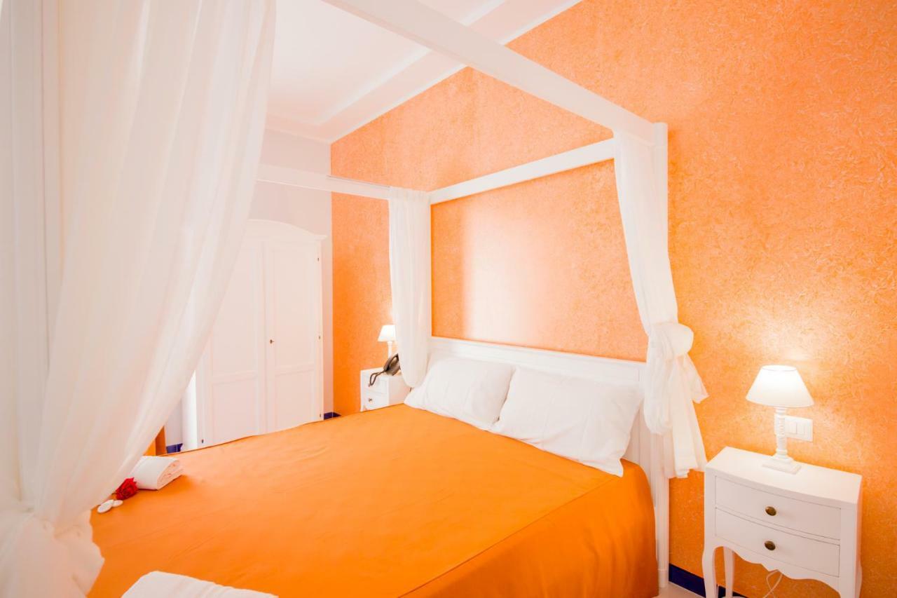 ליפארי Odysseus Hotel מראה חיצוני תמונה