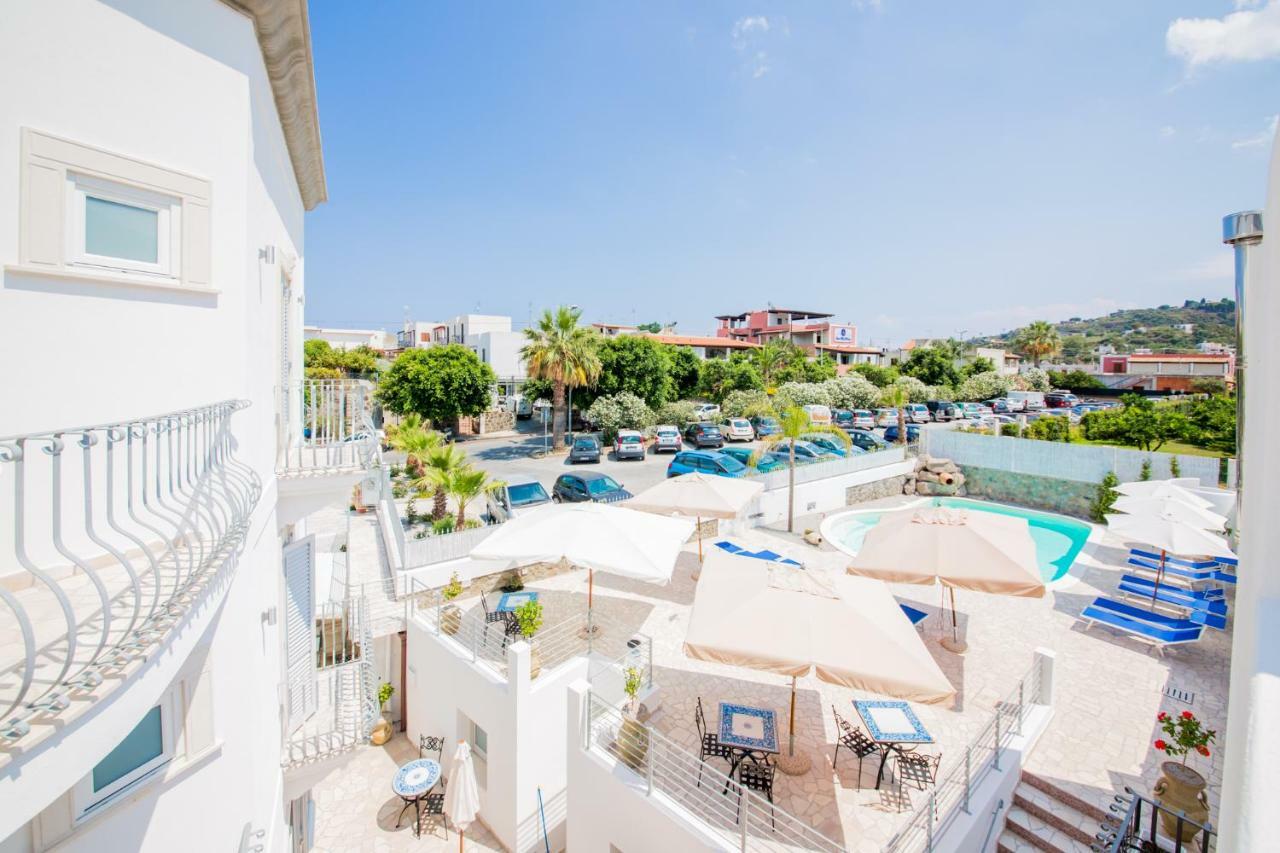 ליפארי Odysseus Hotel מראה חיצוני תמונה