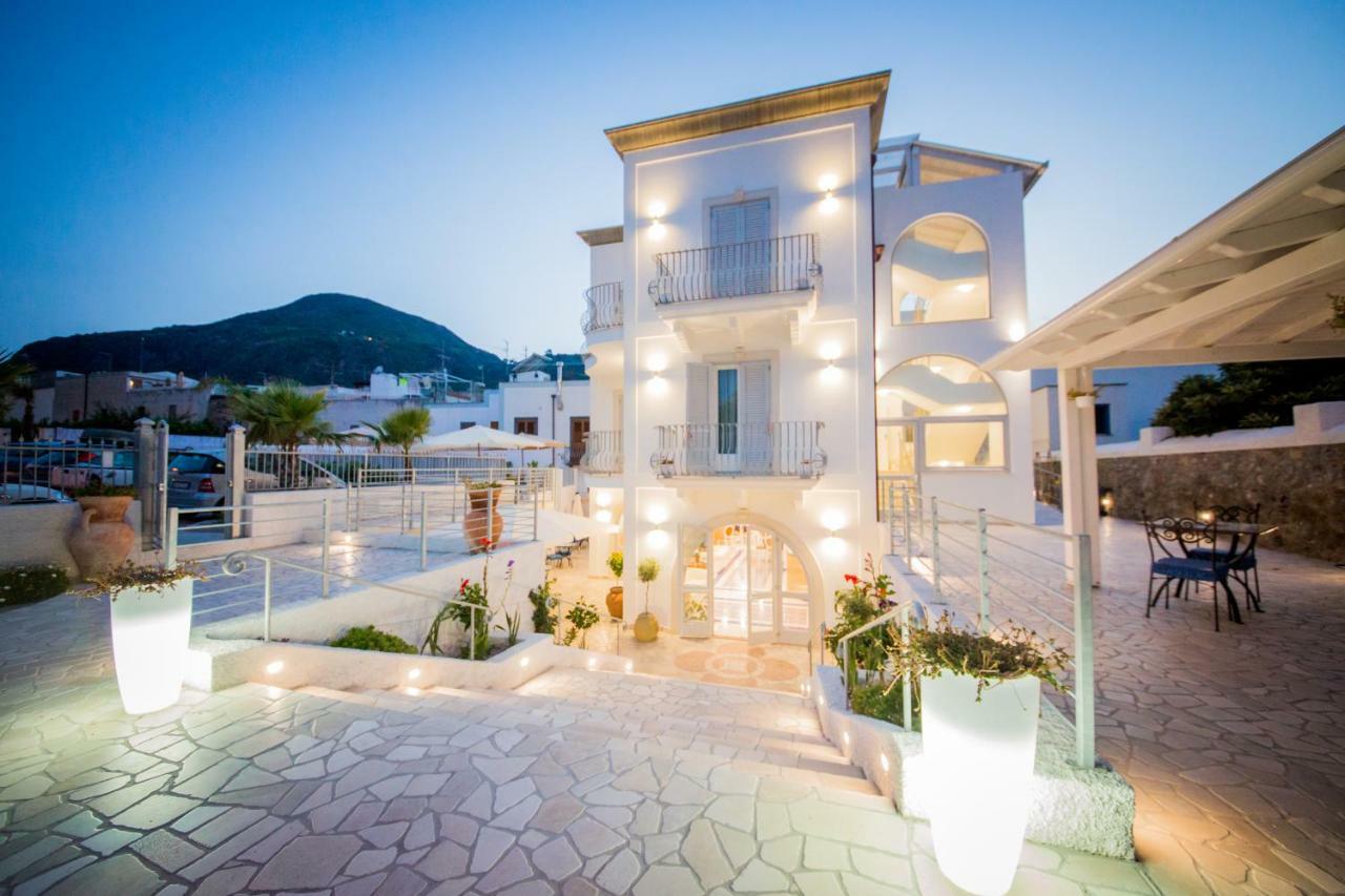 ליפארי Odysseus Hotel מראה חיצוני תמונה